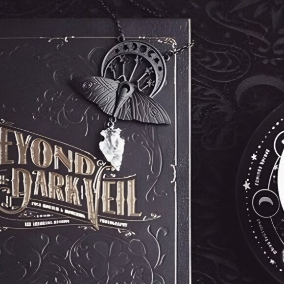 Death Moth Quartz Pendant – Restyle ✦ Moon Phases ✦ Raw Arrowhead ✦ Black/Silver - Picture 12 of 12